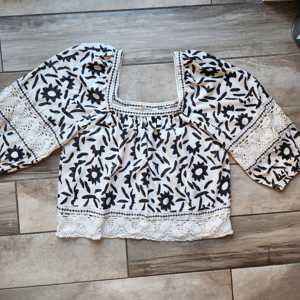 Christian Siriano Boho Blouse Linen Blend With Crotchet  Trim